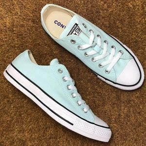 Converse Chuck Taylor Ox NWT